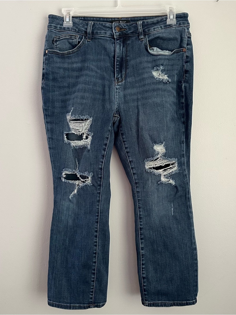Judy Blue size 16 straight fit ripped jeans 16w distressed women’s